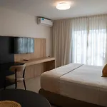 Urbana Suites