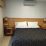 Urbana Suites