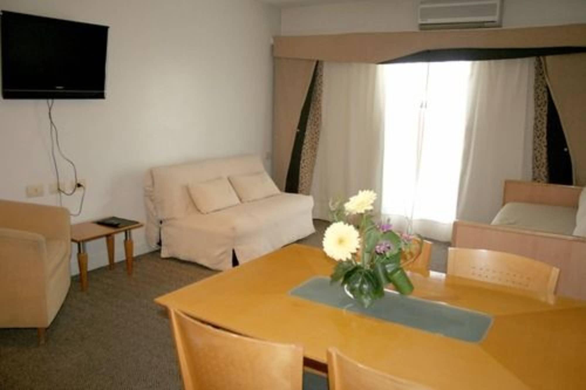 Aparthotel Urbana 3*