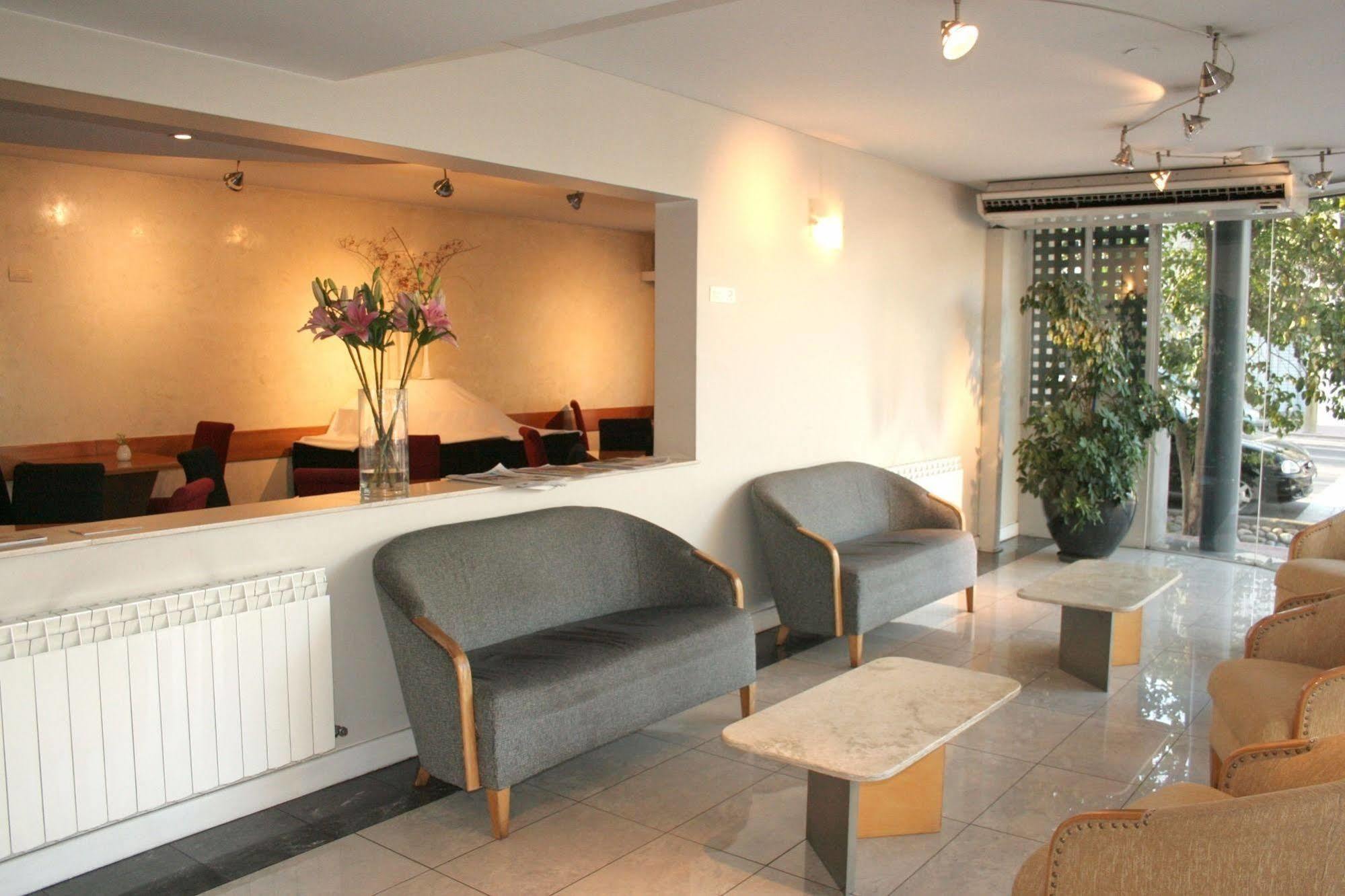 Urbana Aparthotel Mendoza